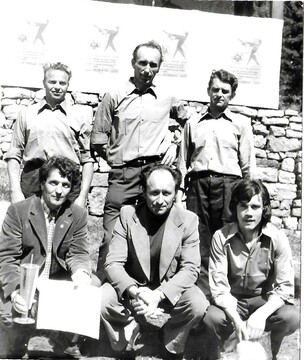 Prvo tekmovanje sekačev, druga ekipa, l-d Bajc Franc, Žakelj Alojz,Mršič Mate, Jože Debevc, kleči prvi z leve